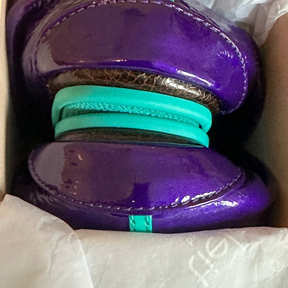 BNIB VALENTINES LE PURPLE DIAMOND